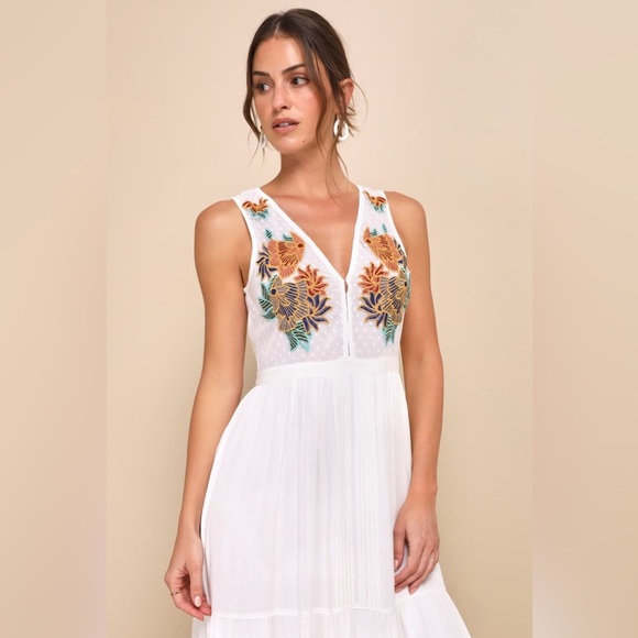 NWOT Lulus Tickets To Paradise White Embroidered Maxi Dress - Picture 4 of 10